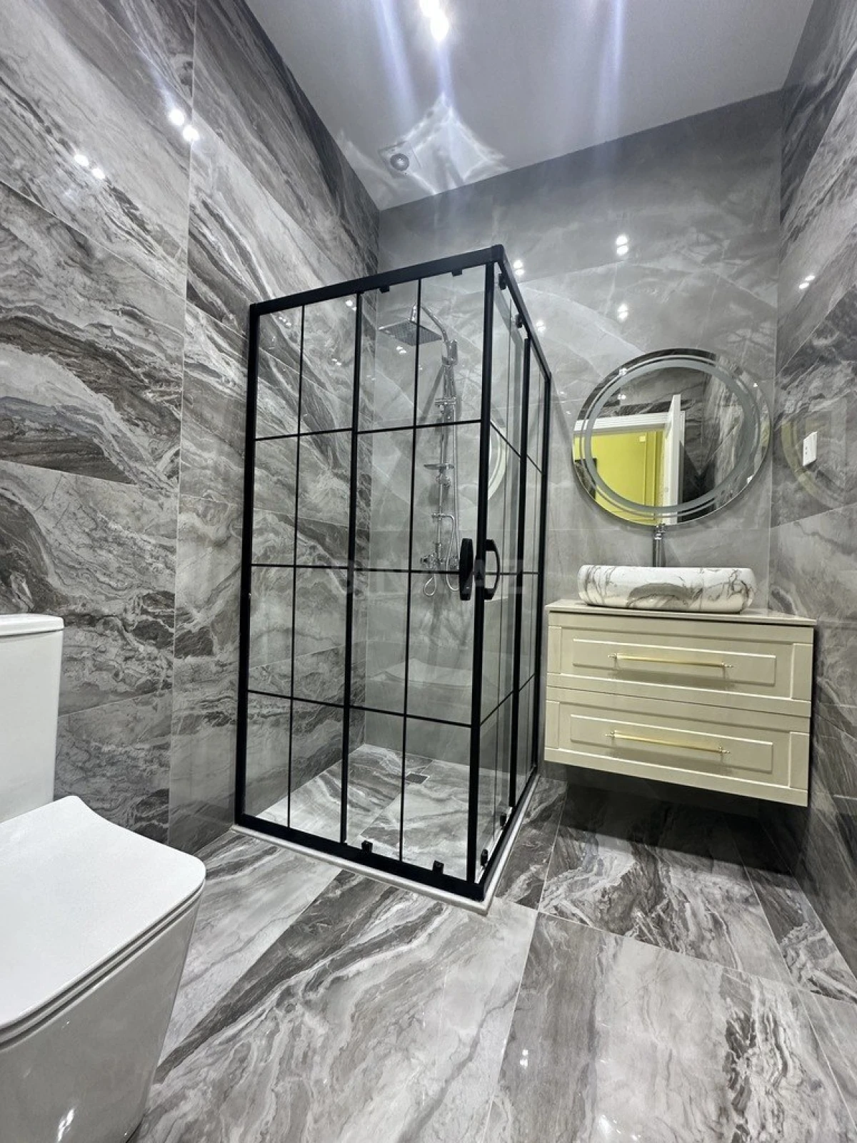 Satılır 5 otaqlı həyət evi 220 m²