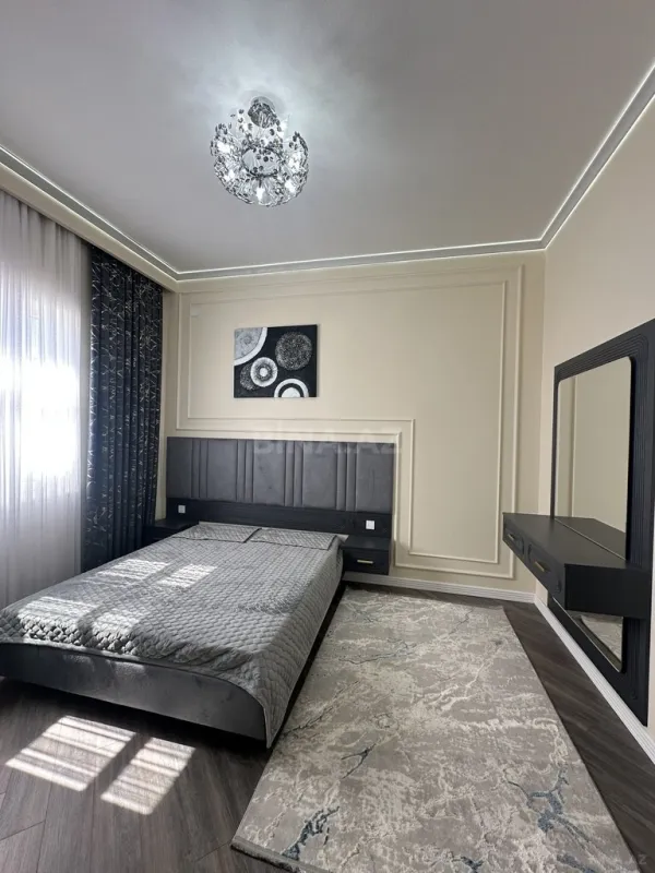 Satılır 5 otaqlı həyət evi 220 m²