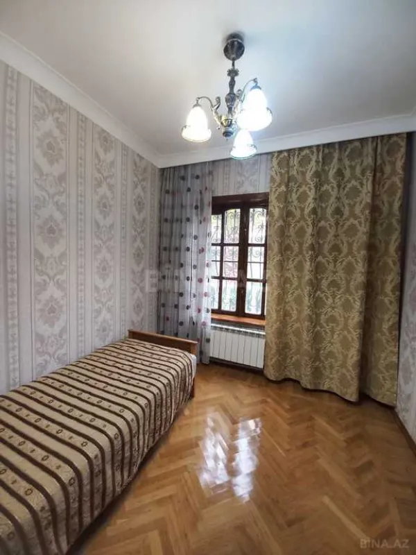 Satılır 5 otaqlı həyət evi 150 m²