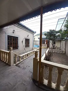 Satılır 5 otaqlı həyət evi 150 m²