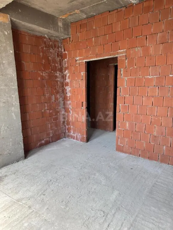 Satılır 3 otaqlı mənzil 137.5 m²