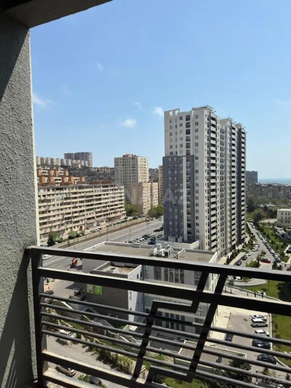 Satılır 3 otaqlı mənzil 137.5 m²