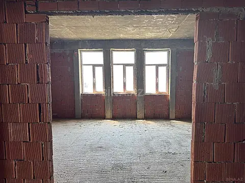 Satılır 3 otaqlı mənzil 137.5 m²