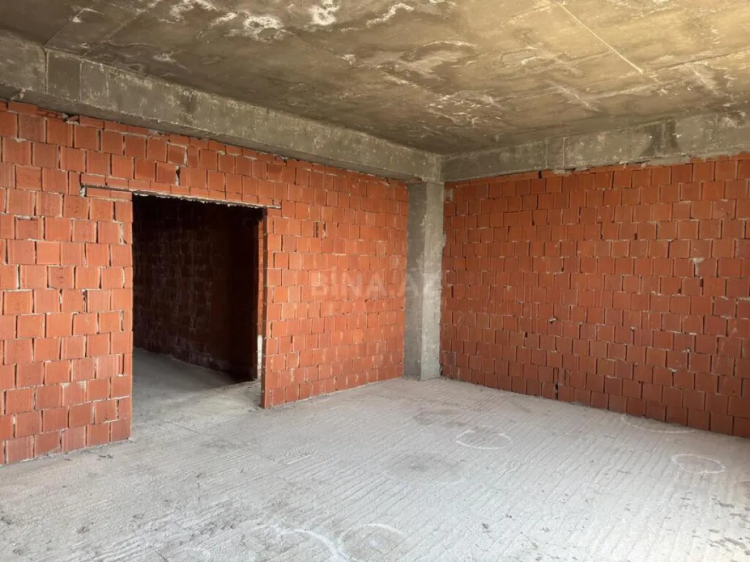 Satılır 3 otaqlı mənzil 137.5 m²