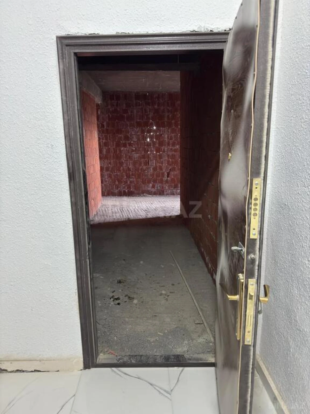 Satılır 3 otaqlı mənzil 137.5 m²