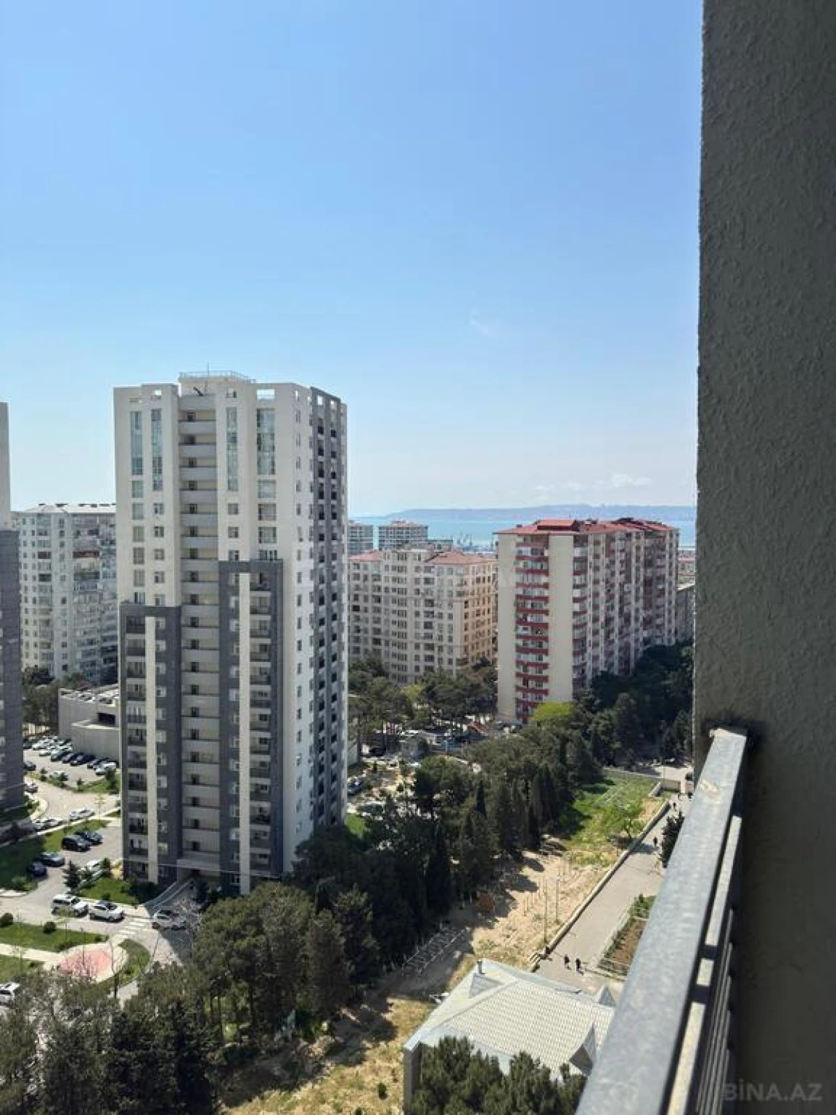 Satılır 3 otaqlı mənzil 137.5 m²