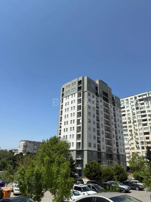 Satılır 3 otaqlı mənzil 137.5 m²