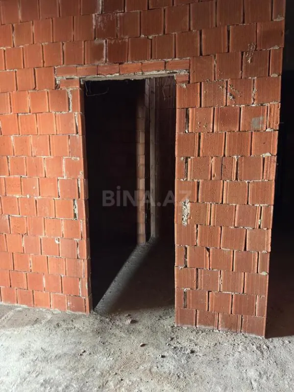 Satılır 3 otaqlı mənzil 137.5 m²