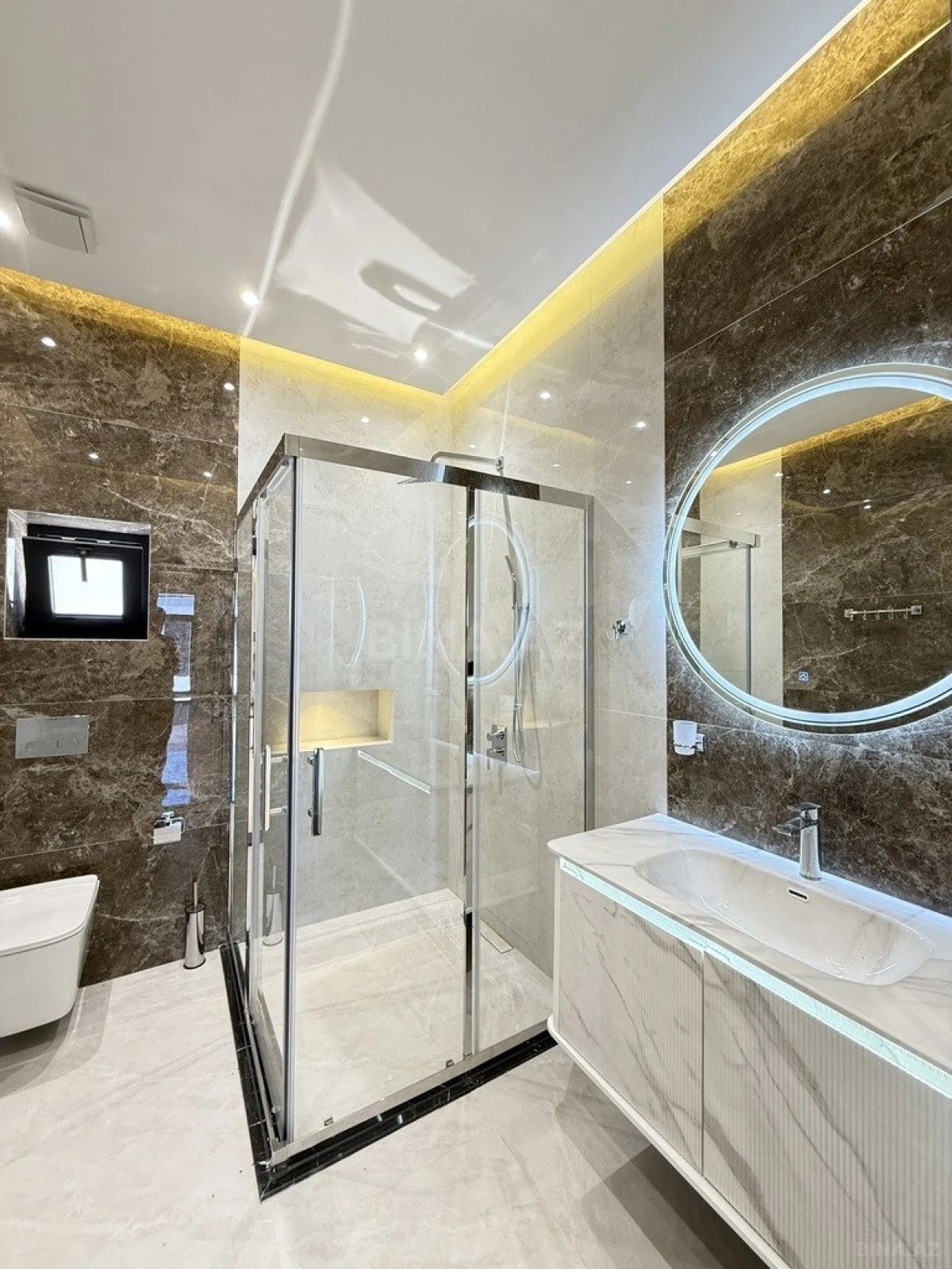 Satılır 4 otaqlı həyət evi 160 m²