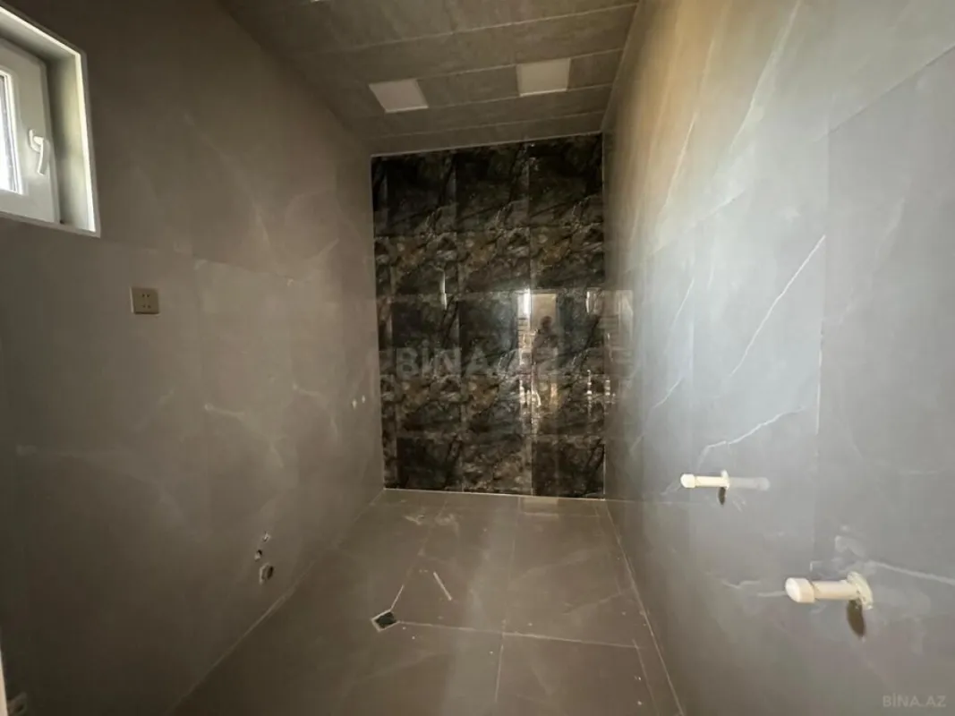 Satılır 5 otaqlı həyət evi 330 m²