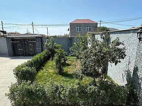 Satılır 5 otaqlı həyət evi 330 m²
