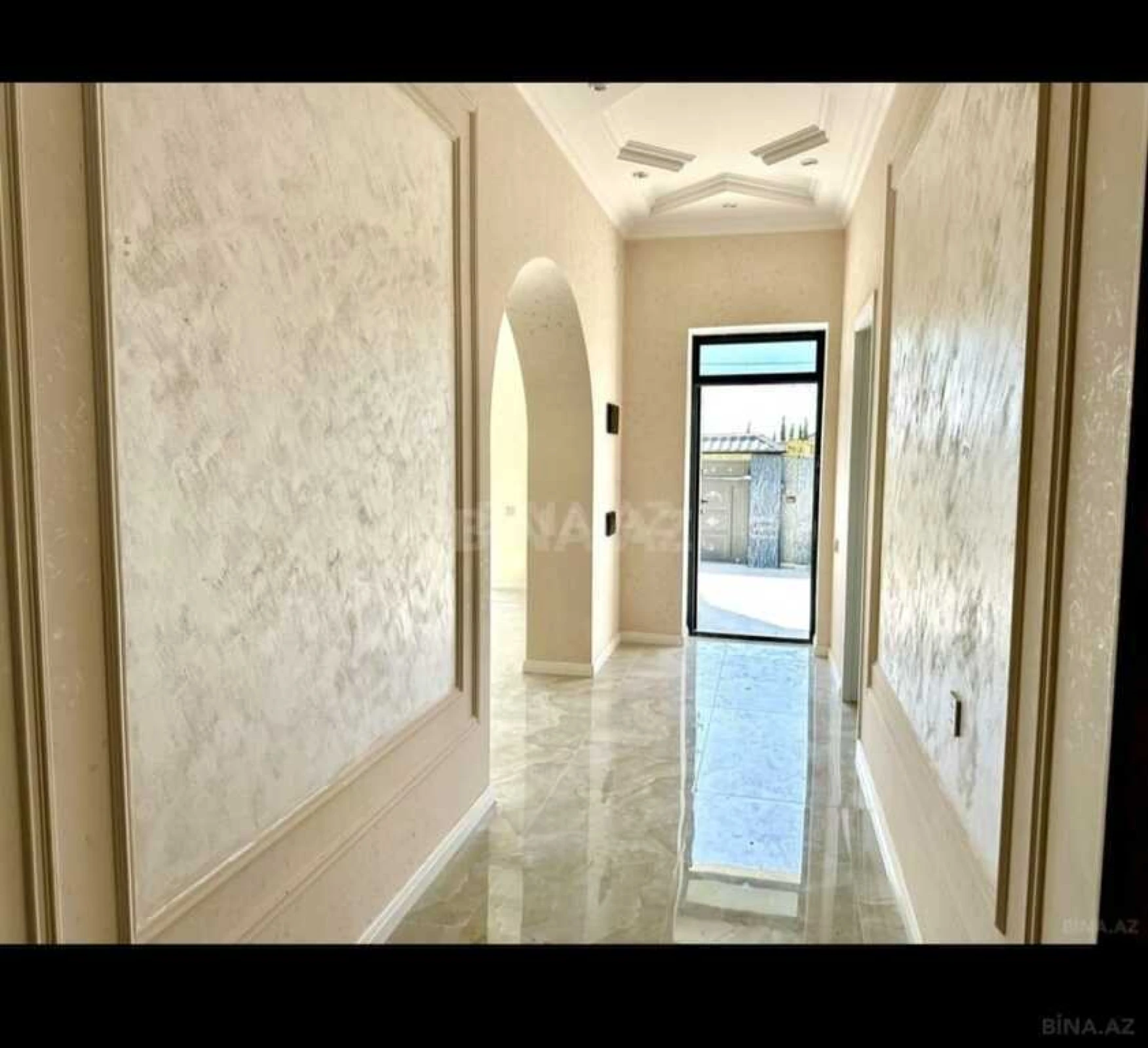 Satılır 5 otaqlı həyət evi 330 m²