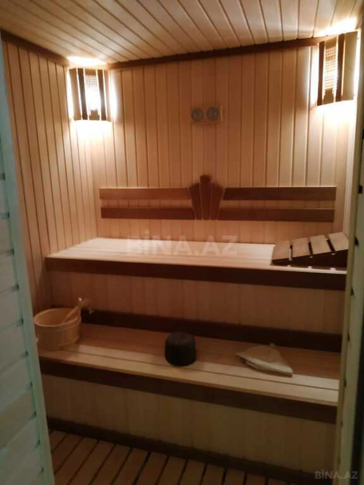 Kirayə verilir 8 otaqlı həyət evi 1000 m²