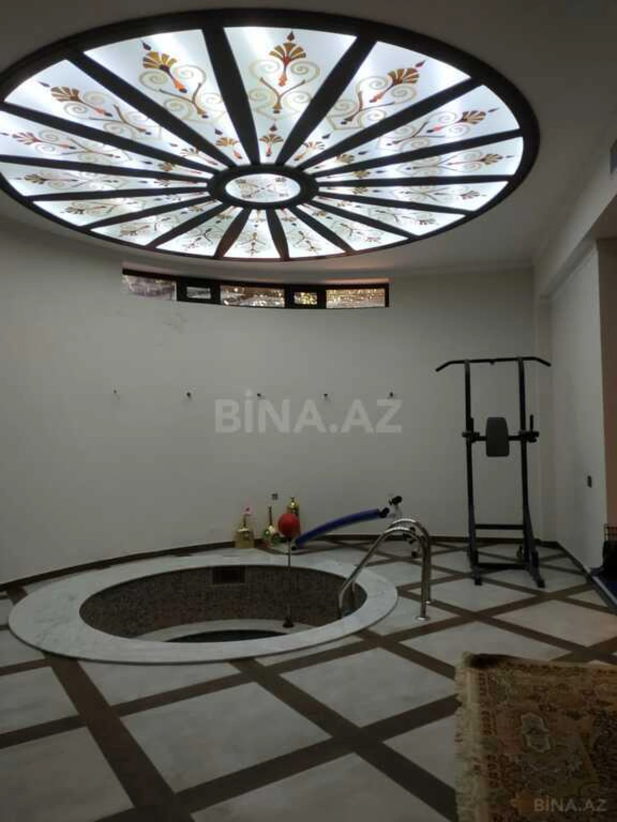 Kirayə verilir 8 otaqlı həyət evi 1000 m²