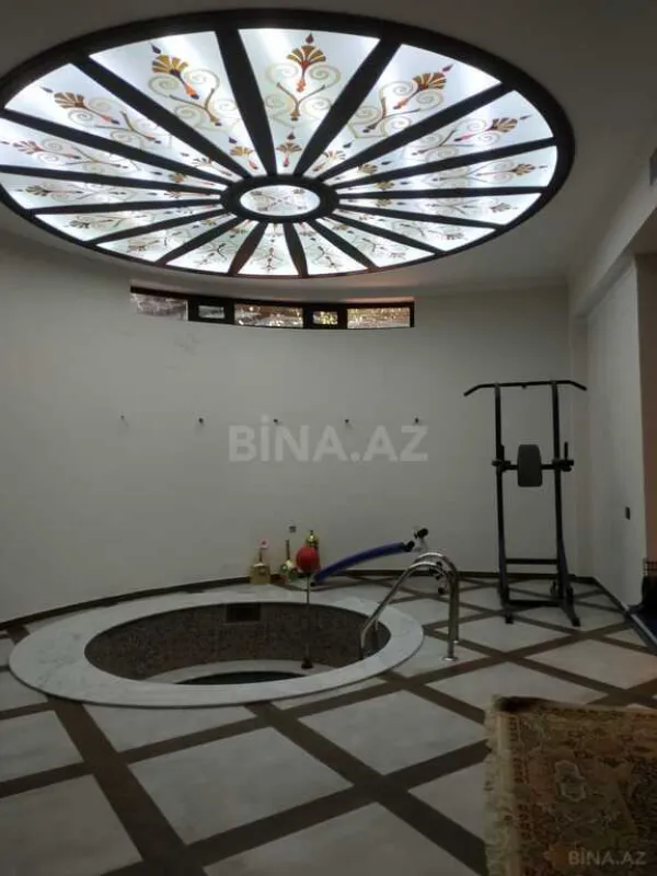 Kirayə verilir 8 otaqlı həyət evi 1000 m²