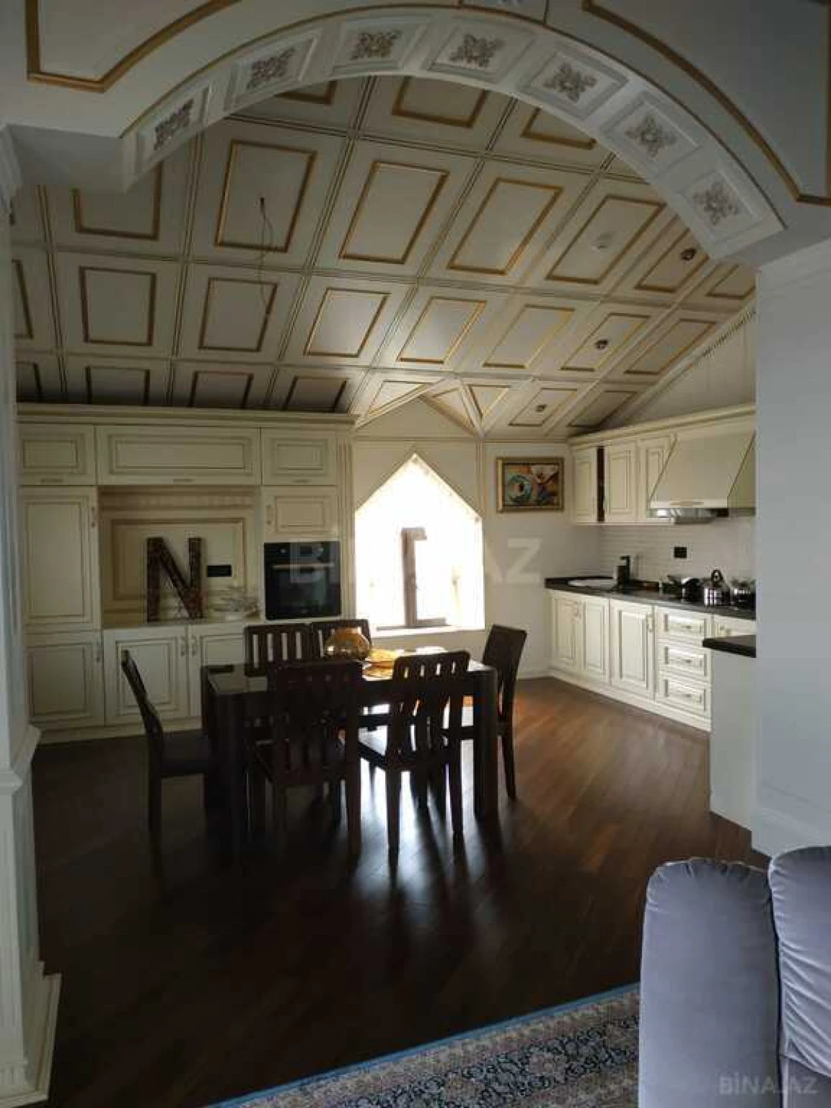 Kirayə verilir 8 otaqlı həyət evi 1000 m²