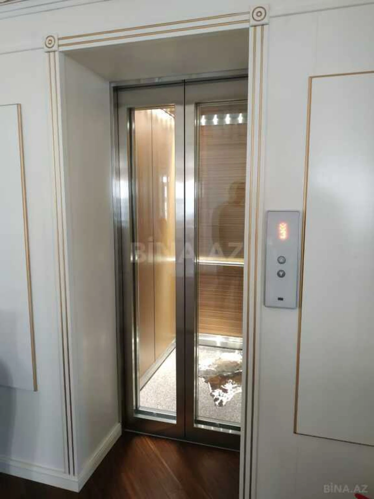 Kirayə verilir 8 otaqlı həyət evi 1000 m²