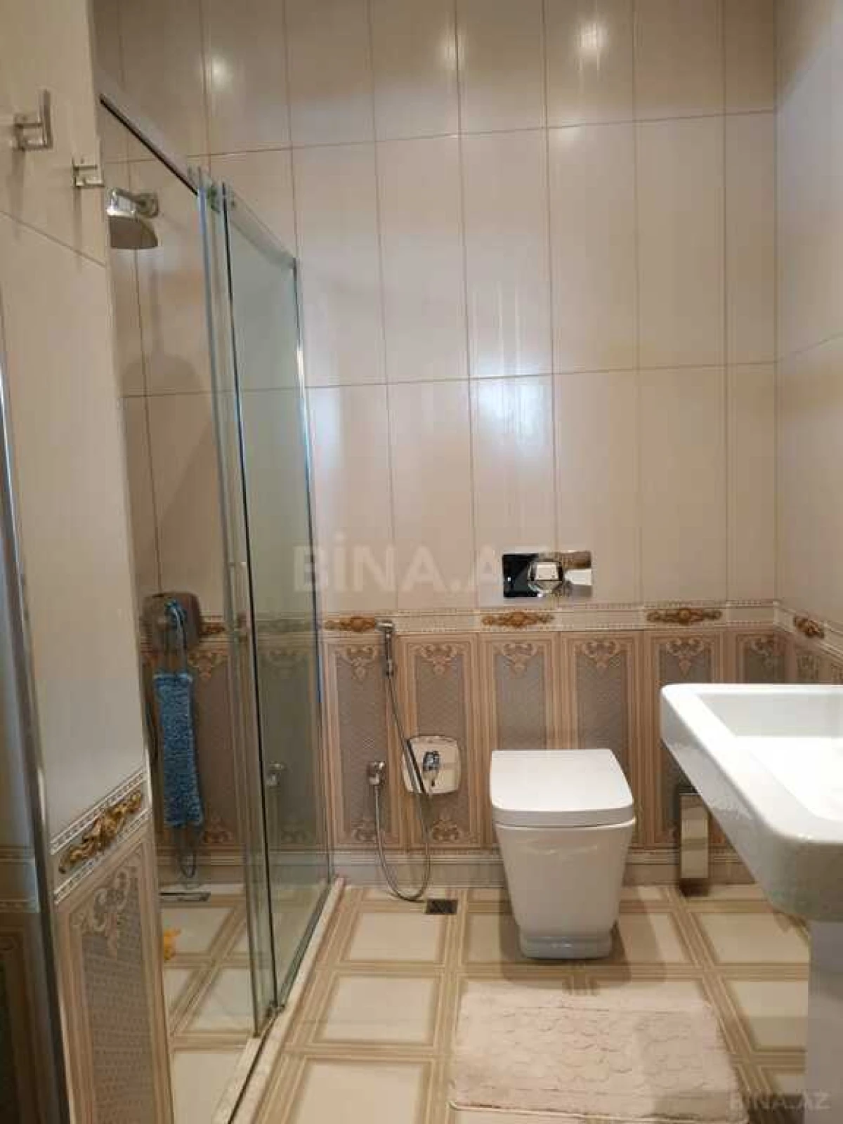 Kirayə verilir 8 otaqlı həyət evi 1000 m²