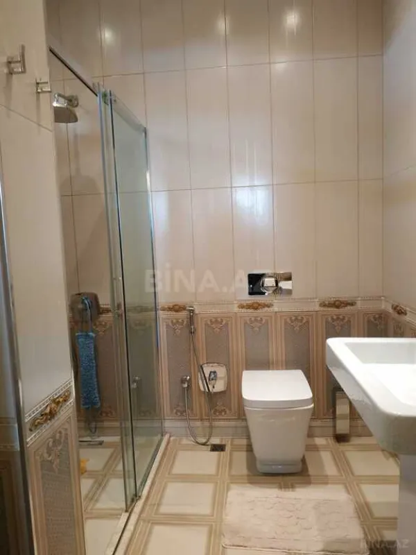 Kirayə verilir 8 otaqlı həyət evi 1000 m²