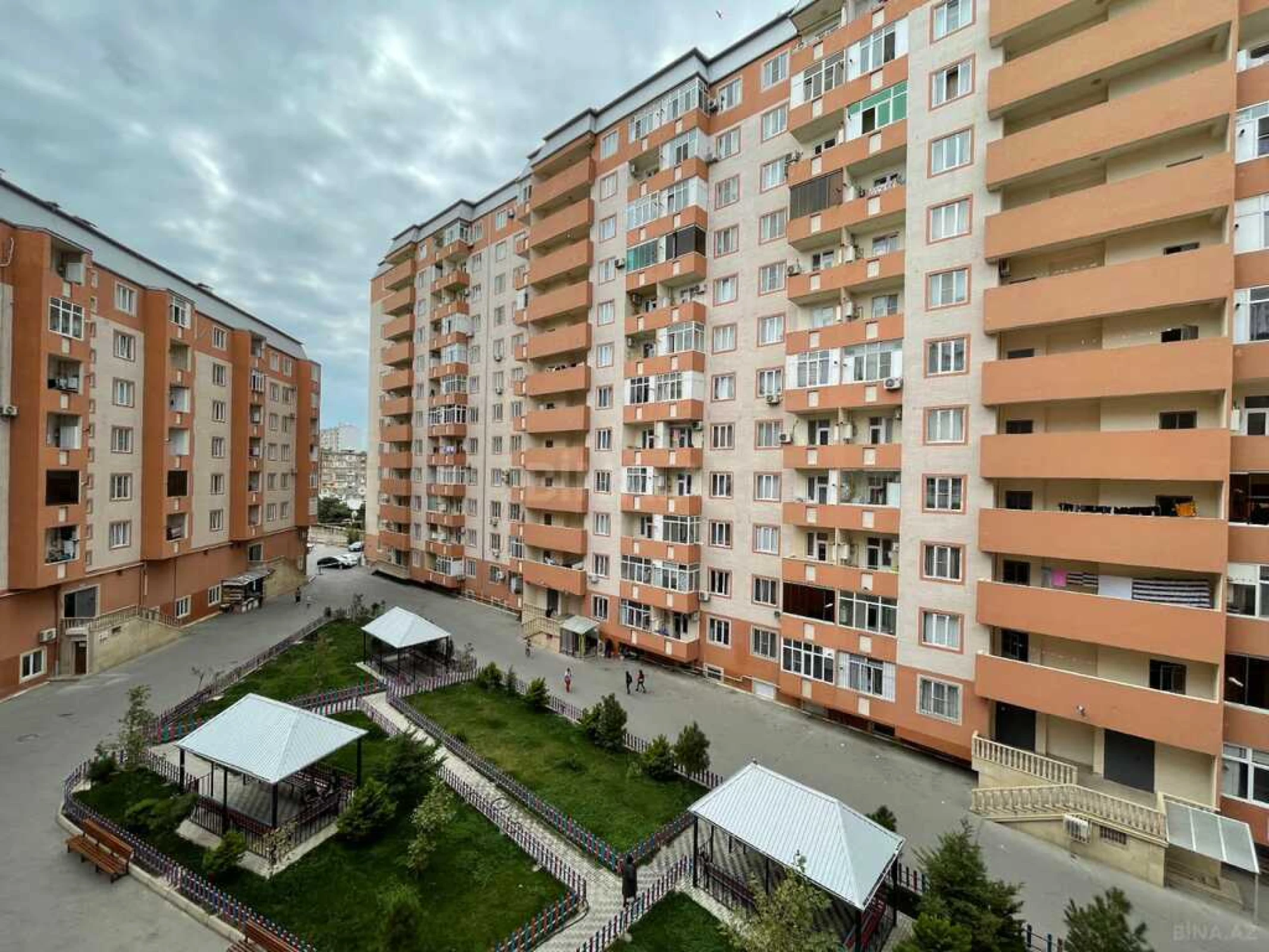 Satılır 3 otaqlı mənzil 95 m²
