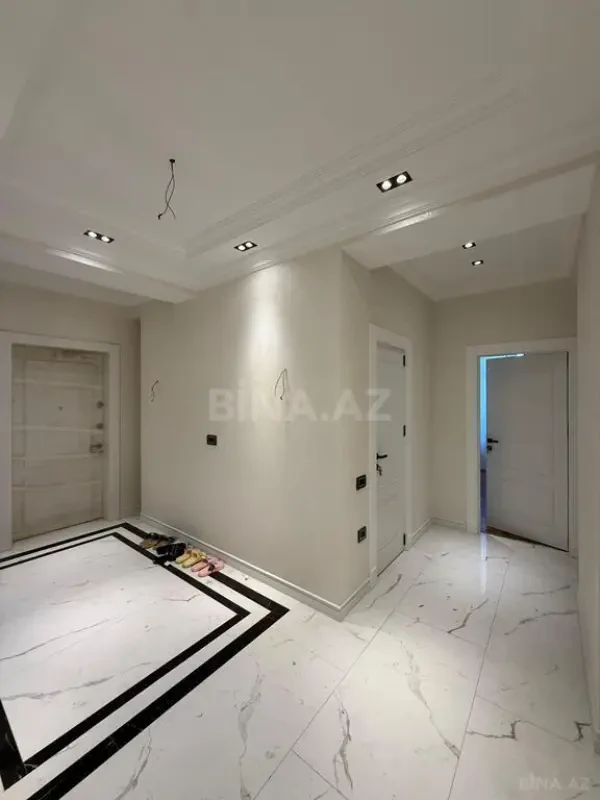 Satılır 3 otaqlı mənzil 155 m²