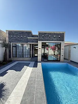 Satılır 4 otaqlı həyət evi 135 m²