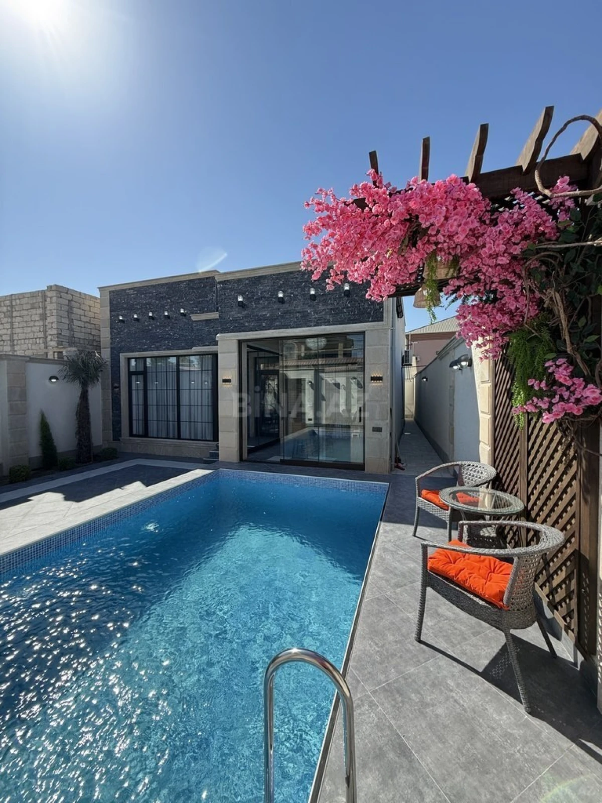 Satılır 4 otaqlı həyət evi 135 m²