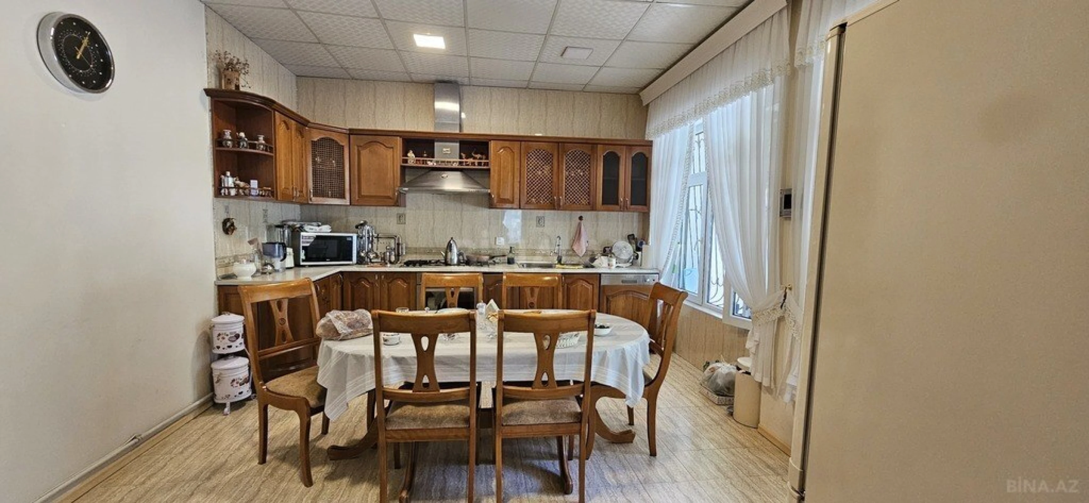 Satılır 7 otaqlı həyət evi 390 m²