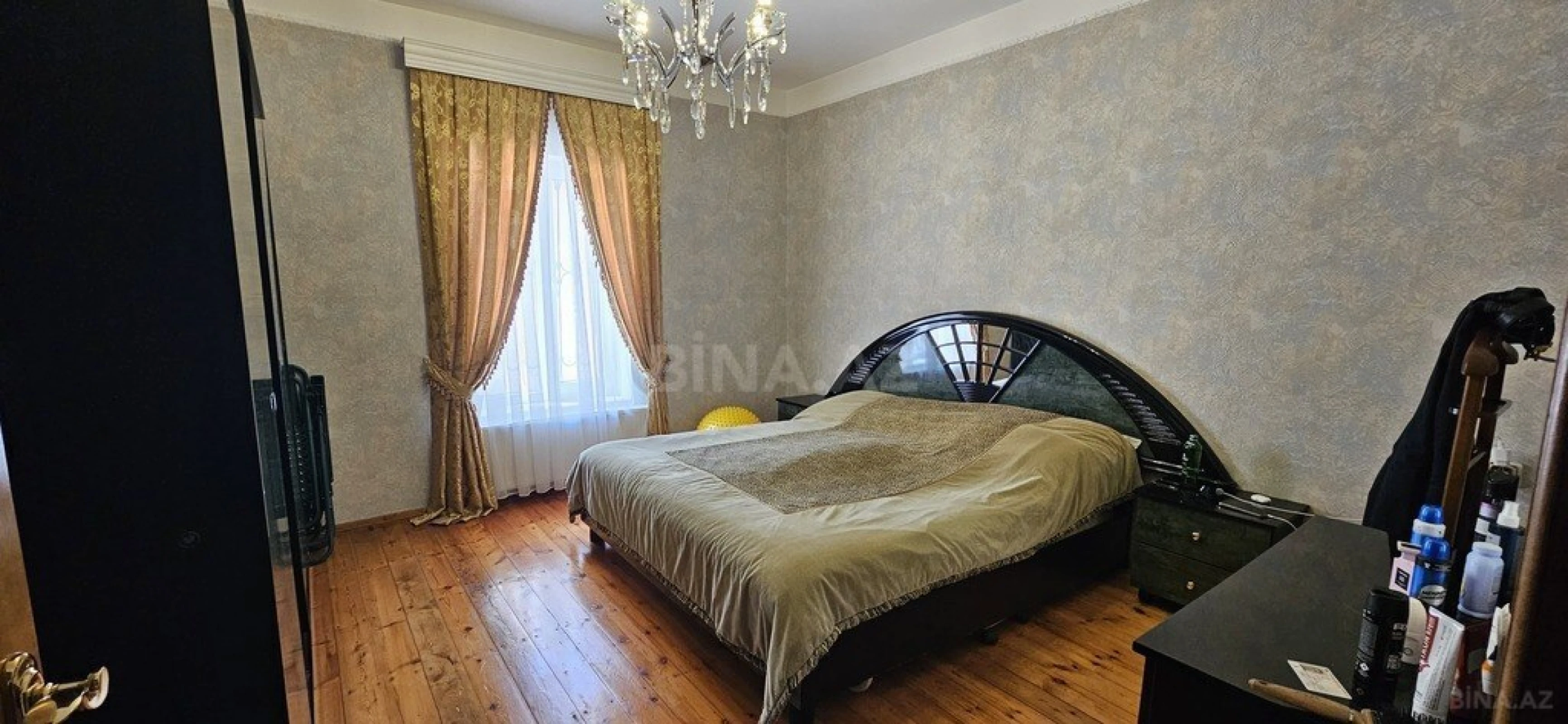 Satılır 7 otaqlı həyət evi 390 m²