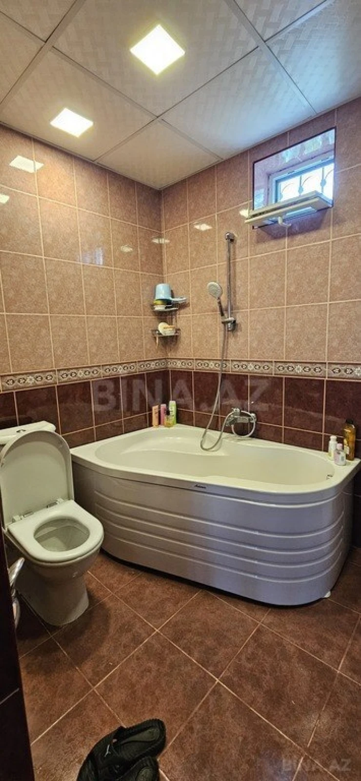 Satılır 7 otaqlı həyət evi 390 m²