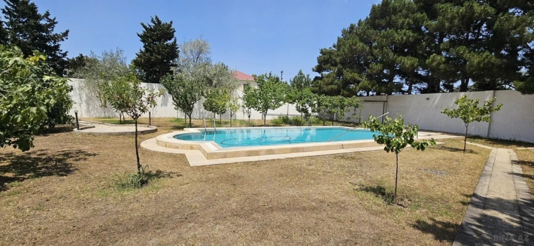 Satılır 7 otaqlı həyət evi 390 m²