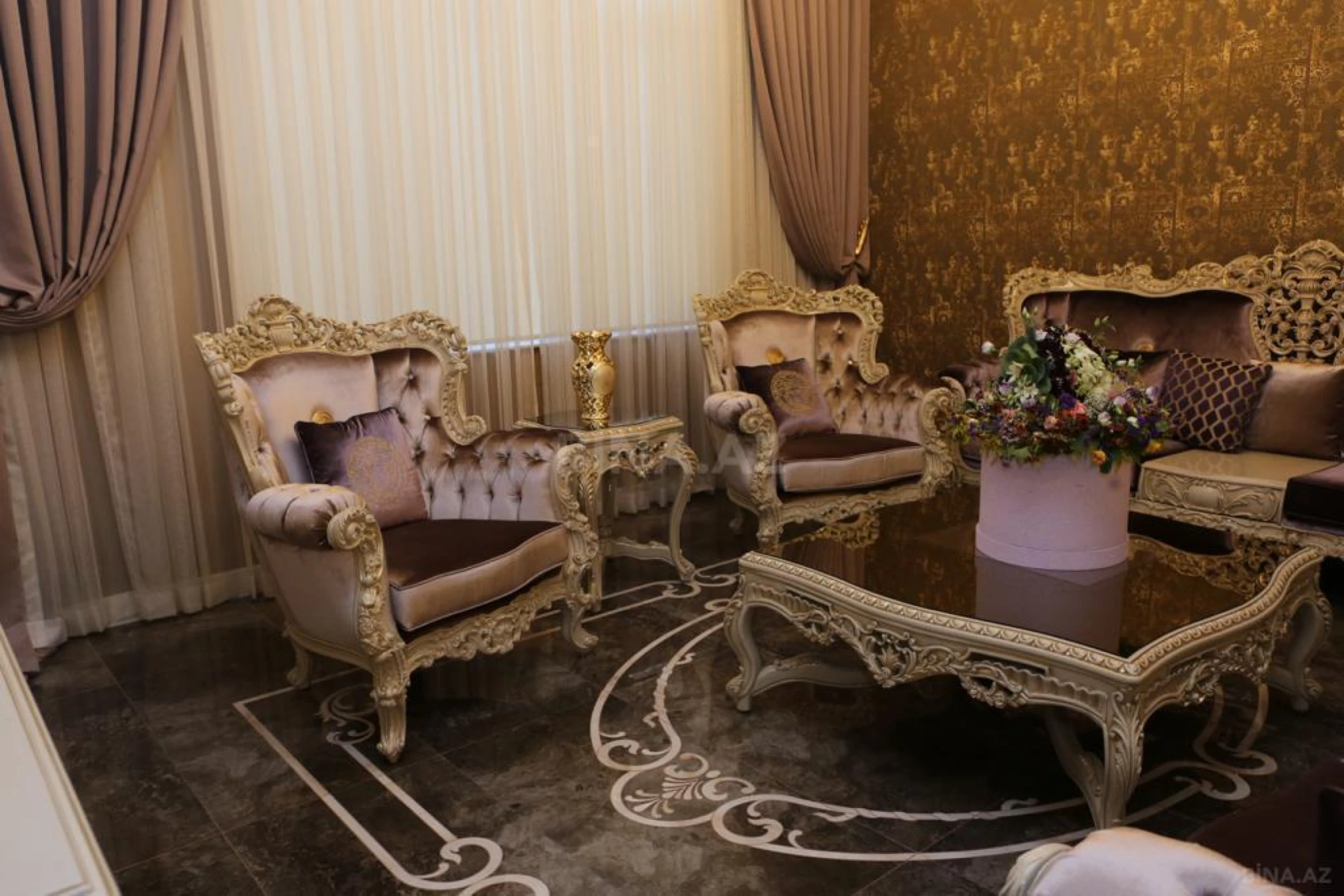 Satılır 5 otaqlı mənzil 315 m²