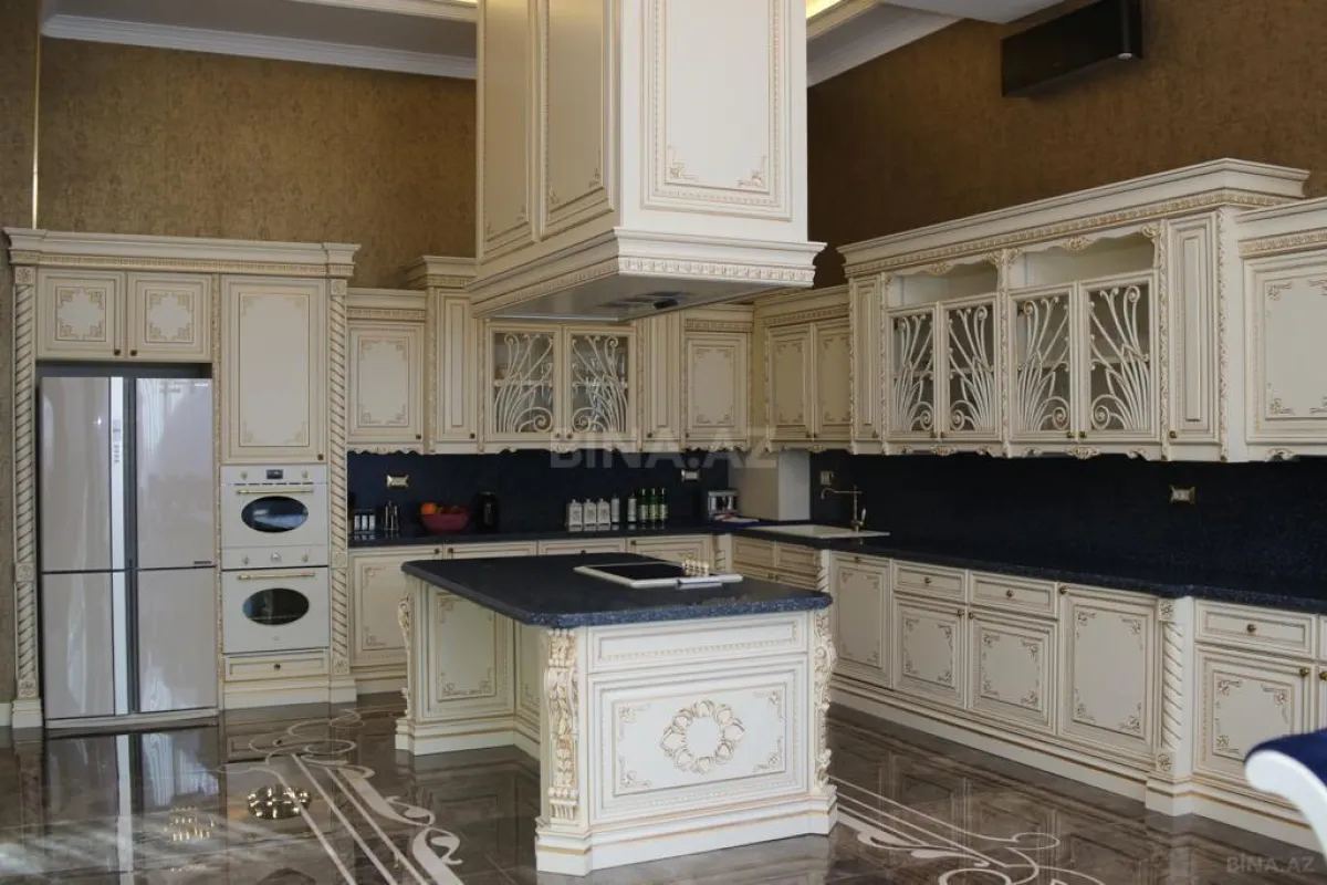 Satılır 5 otaqlı mənzil 315 m²