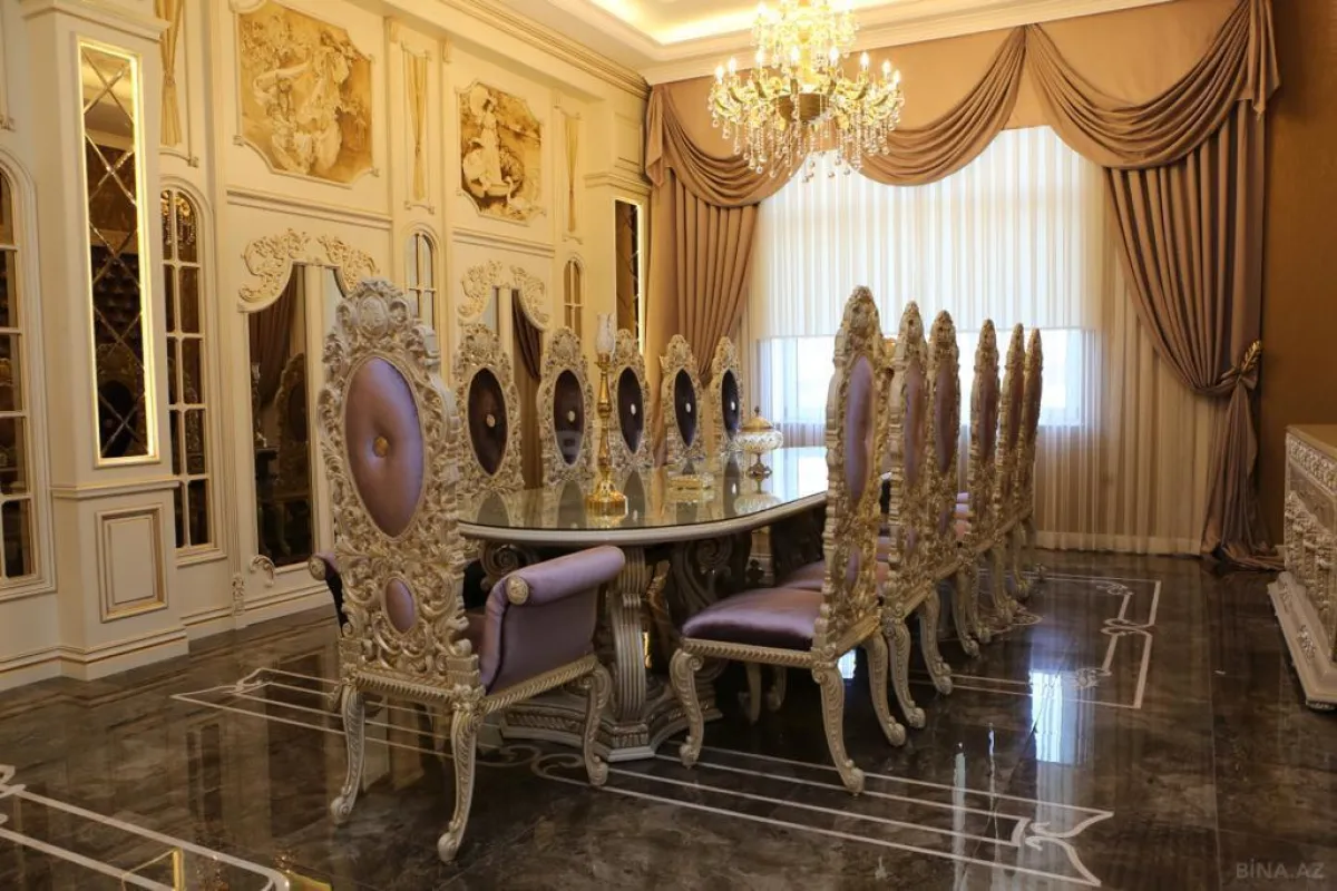 Satılır 5 otaqlı mənzil 315 m²