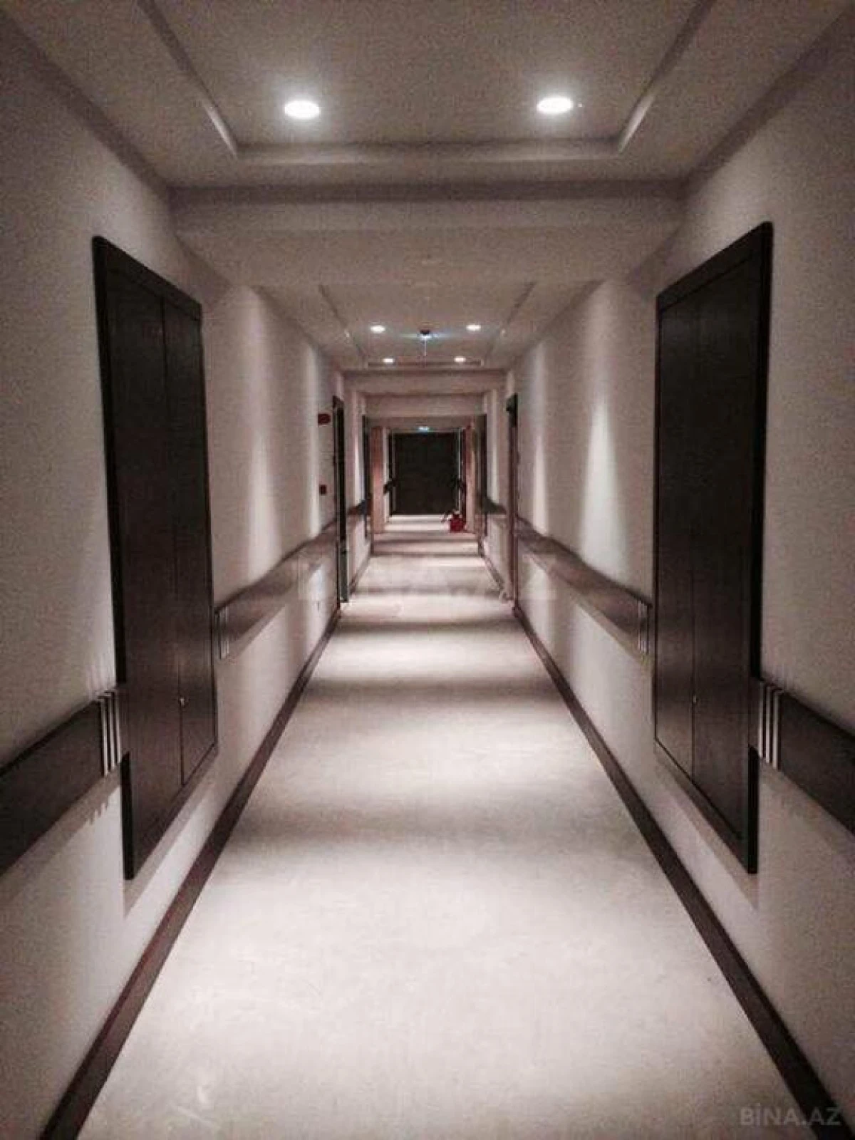 Satılır 5 otaqlı mənzil 315 m²