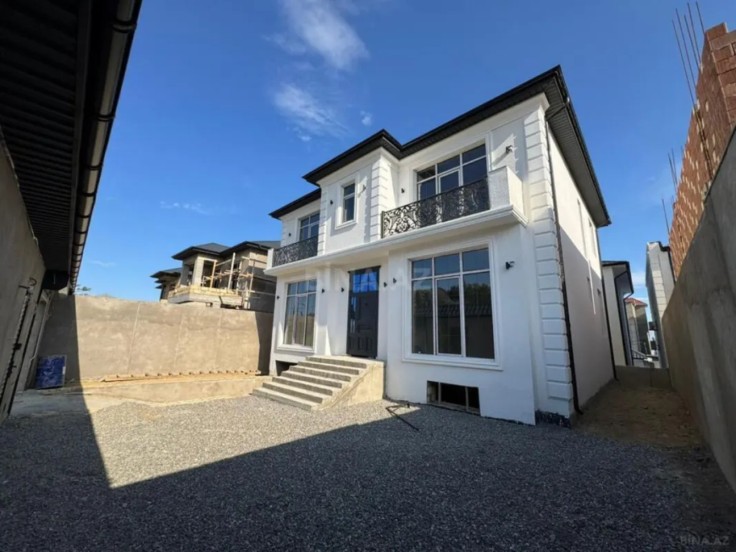 Satılır 6 otaqlı həyət evi 400 m²