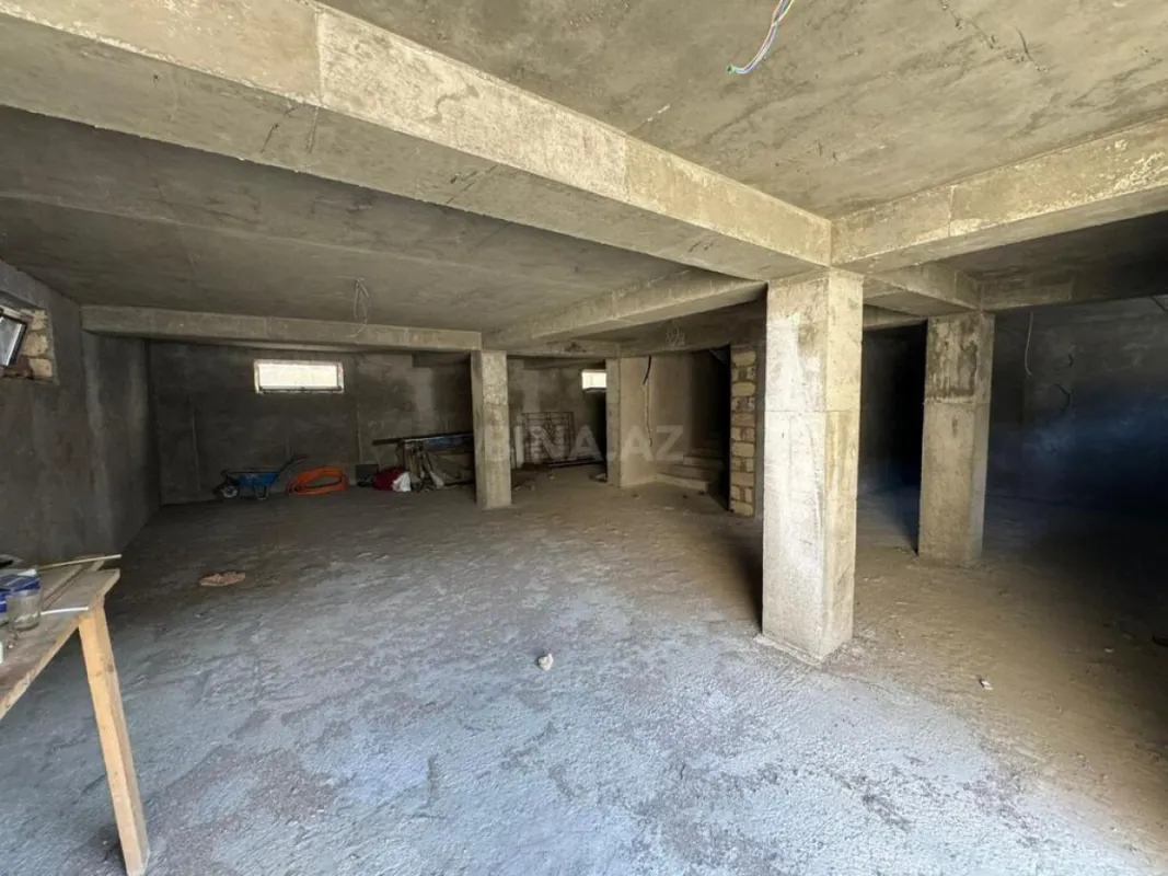 Satılır 6 otaqlı həyət evi 400 m²