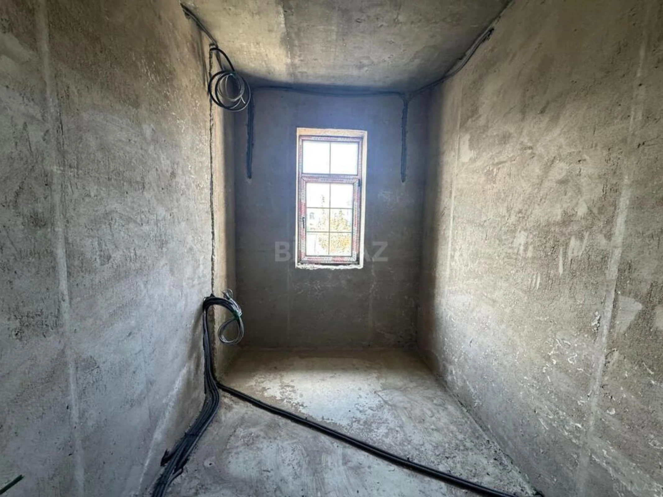 Satılır 6 otaqlı həyət evi 400 m²