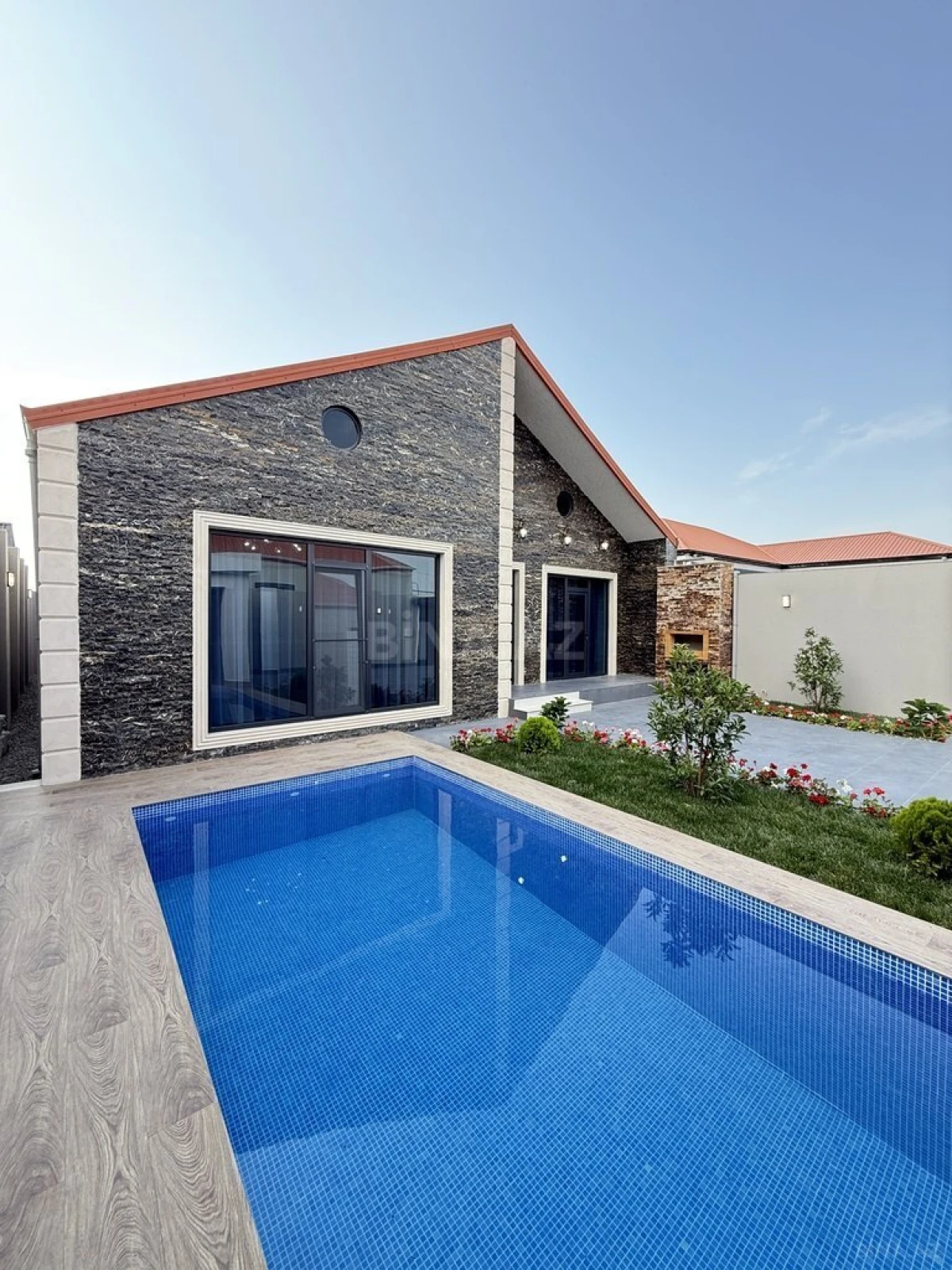 Satılır 4 otaqlı həyət evi 160 m²