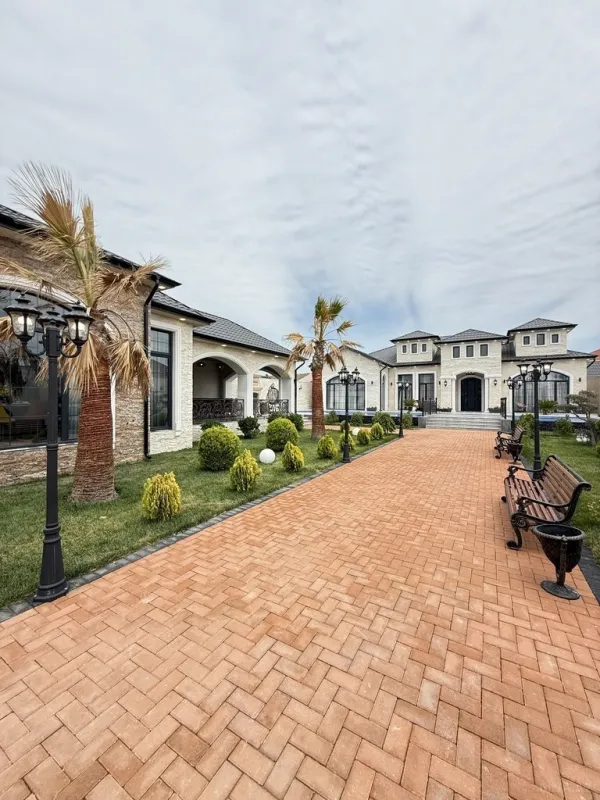 Satılır 5 otaqlı həyət evi 400 m²