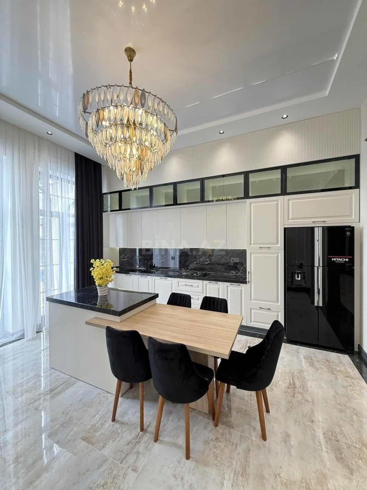 Satılır 5 otaqlı həyət evi 400 m²