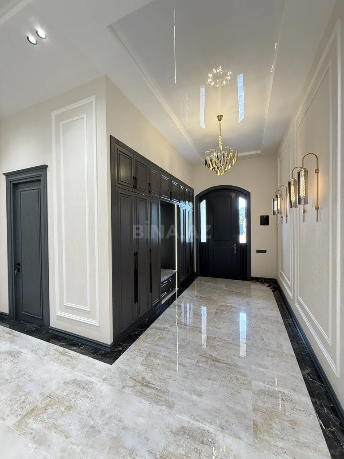 Satılır 5 otaqlı həyət evi 400 m²