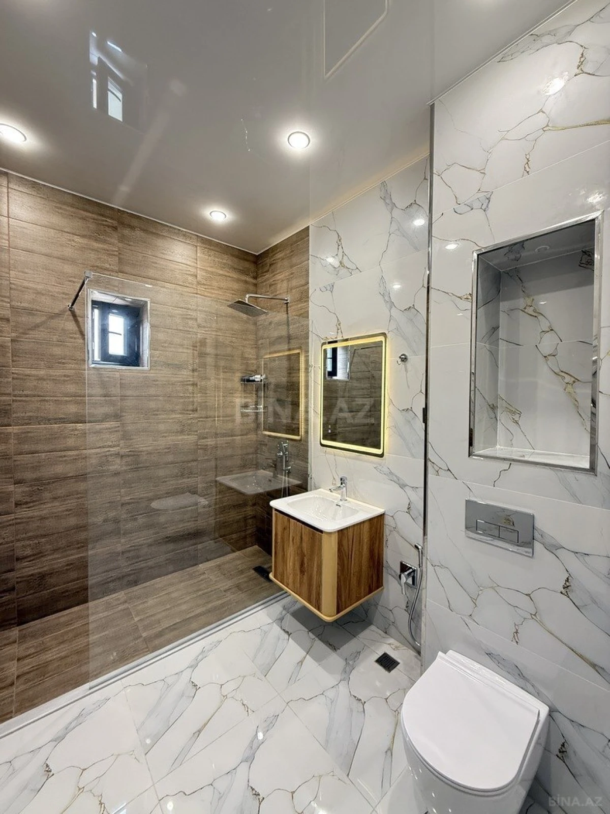 Satılır 5 otaqlı həyət evi 400 m²