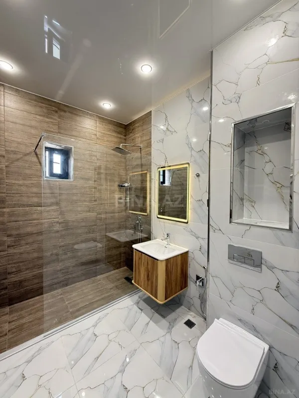 Satılır 5 otaqlı həyət evi 400 m²