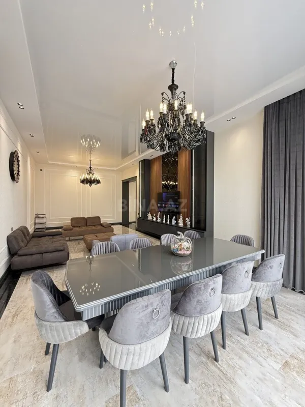 Satılır 5 otaqlı həyət evi 400 m²