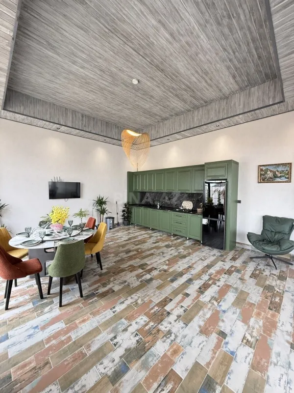 Satılır 5 otaqlı həyət evi 400 m²