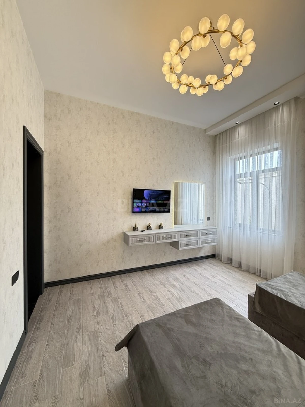 Satılır 5 otaqlı həyət evi 400 m²