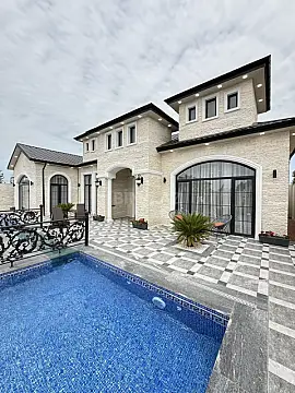 Satılır 5 otaqlı həyət evi 400 m²