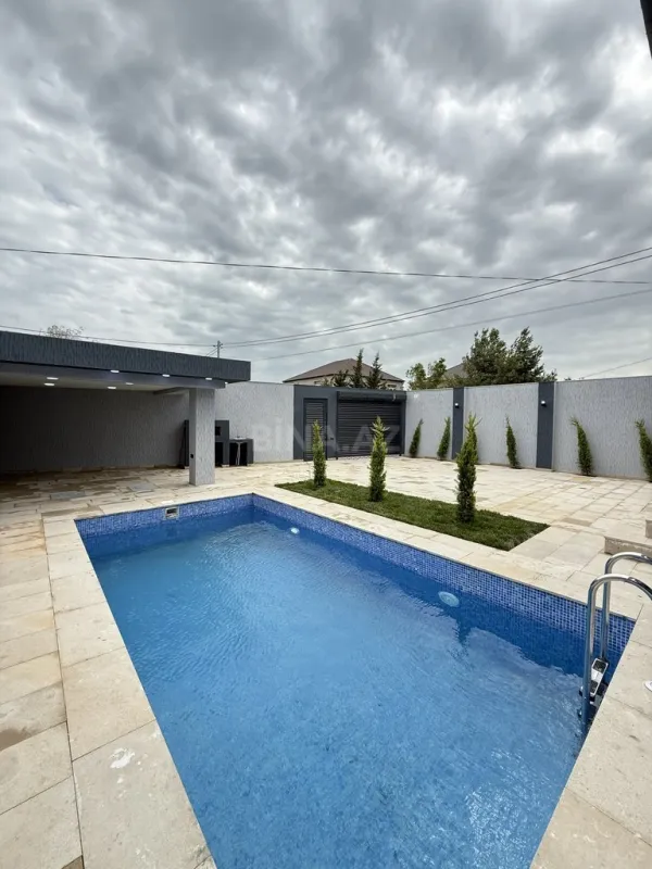 Satılır 4 otaqlı həyət evi 135 m²