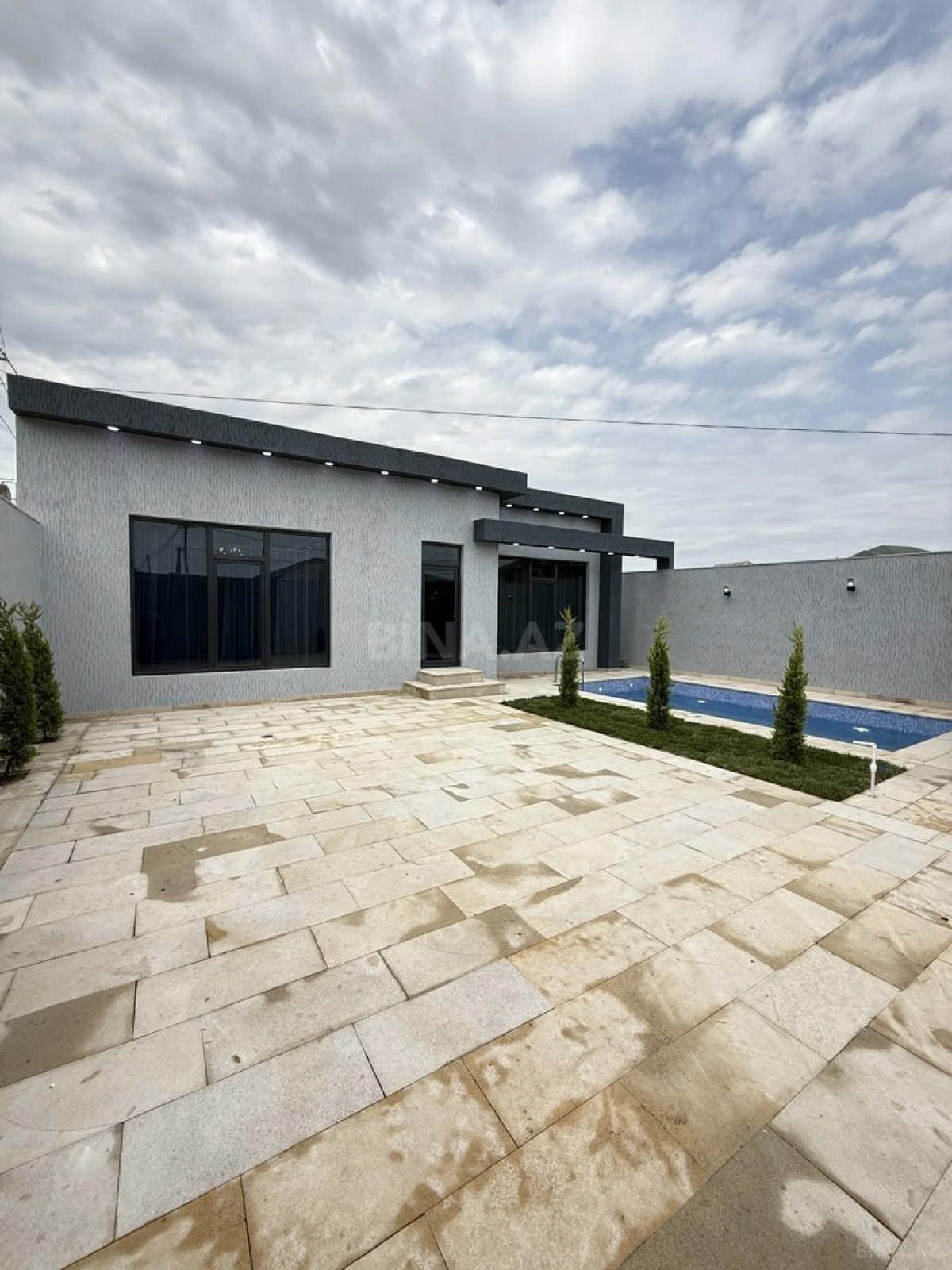 Satılır 4 otaqlı həyət evi 135 m²